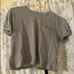 slightly cropped gray tee